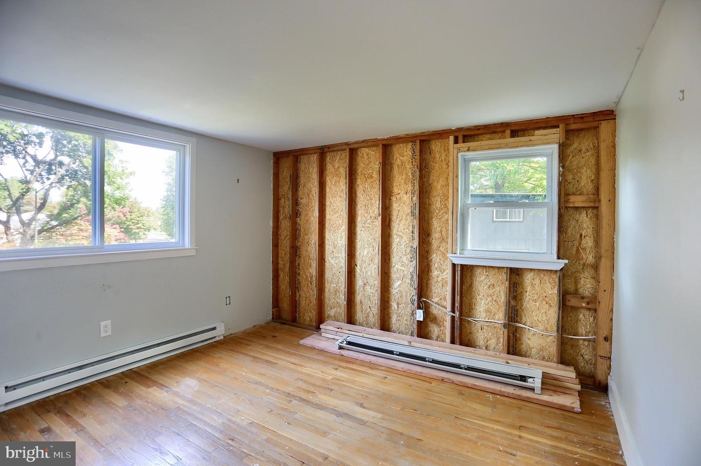 51 Belmont Sq Property Photo 14