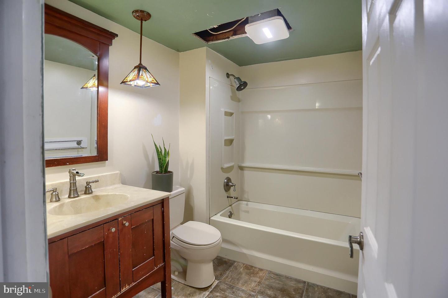 51 Belmont Sq Property Photo 17