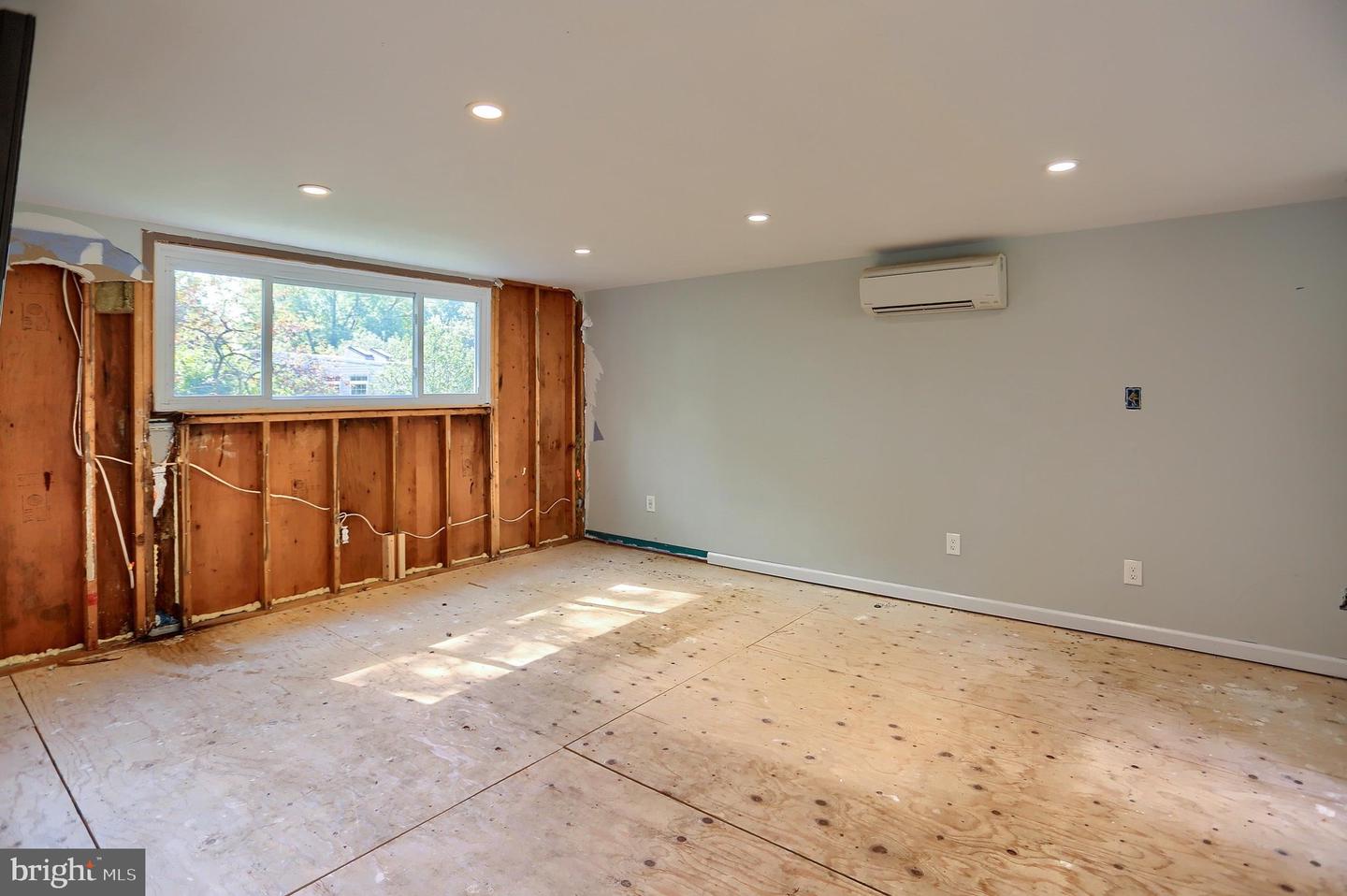 51 Belmont Sq Property Photo 18