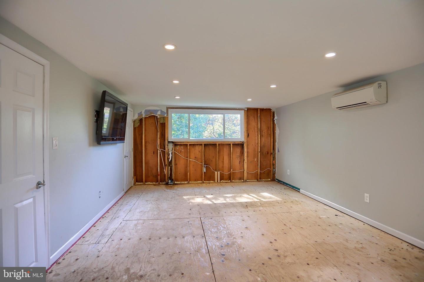 51 Belmont Sq Property Photo 19