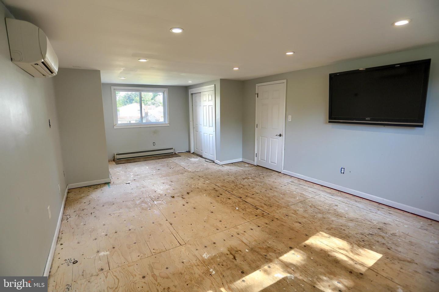 51 Belmont Sq Property Photo 23