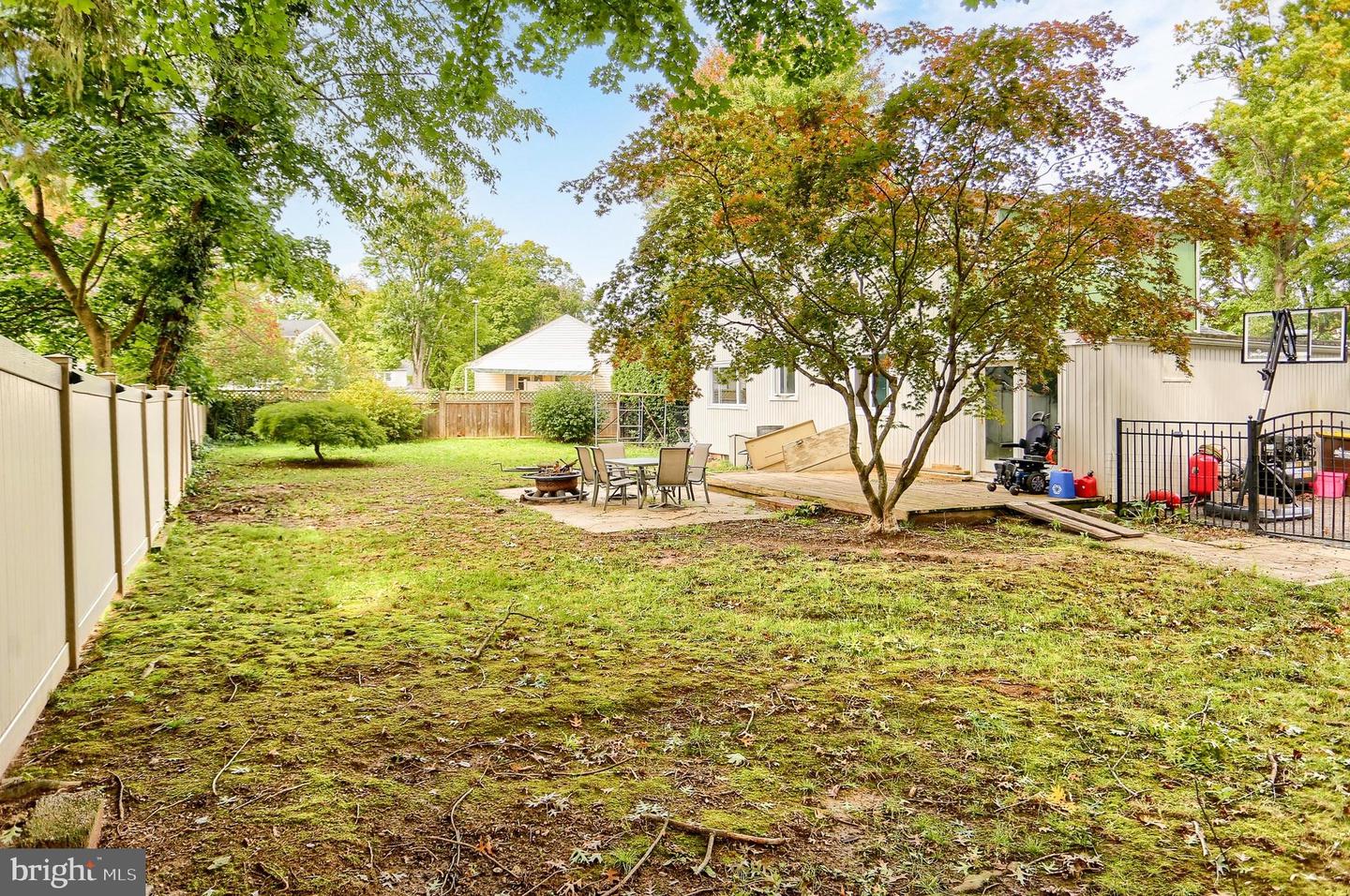 51 Belmont Sq Property Photo 27