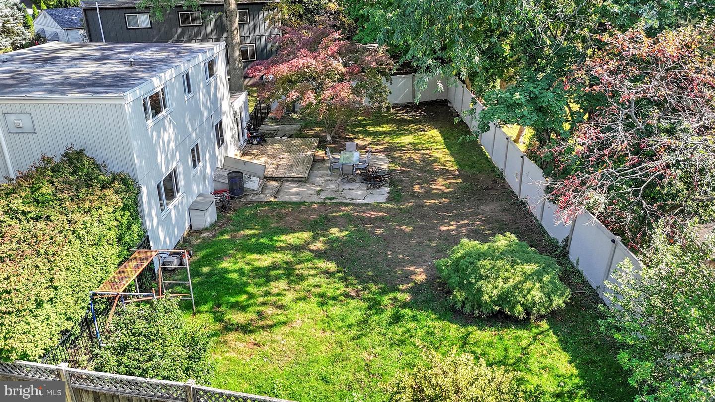51 Belmont Sq Property Photo 32