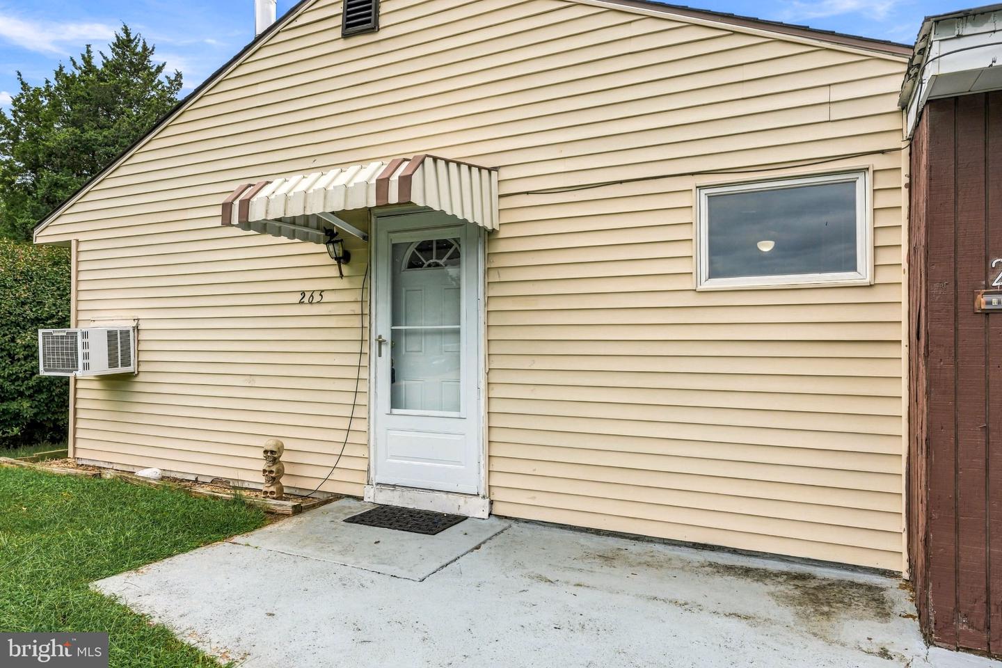265 Wyandotte Rd Property Photo 4