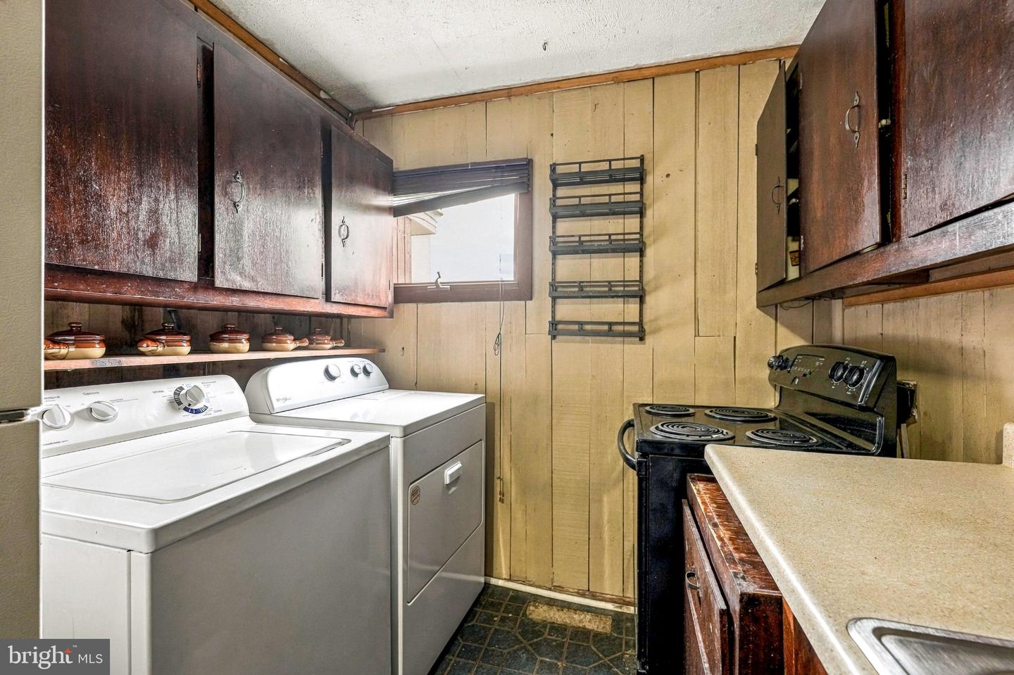 265 Wyandotte Rd Property Photo 11