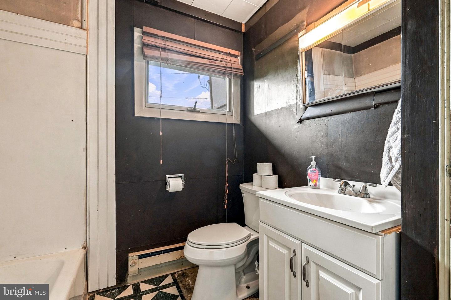 265 Wyandotte Rd Property Photo 16