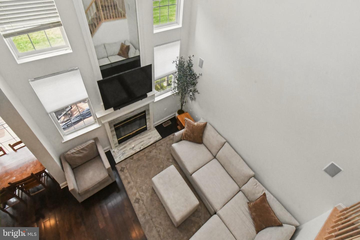 84 Dispatch Property Photo 22
