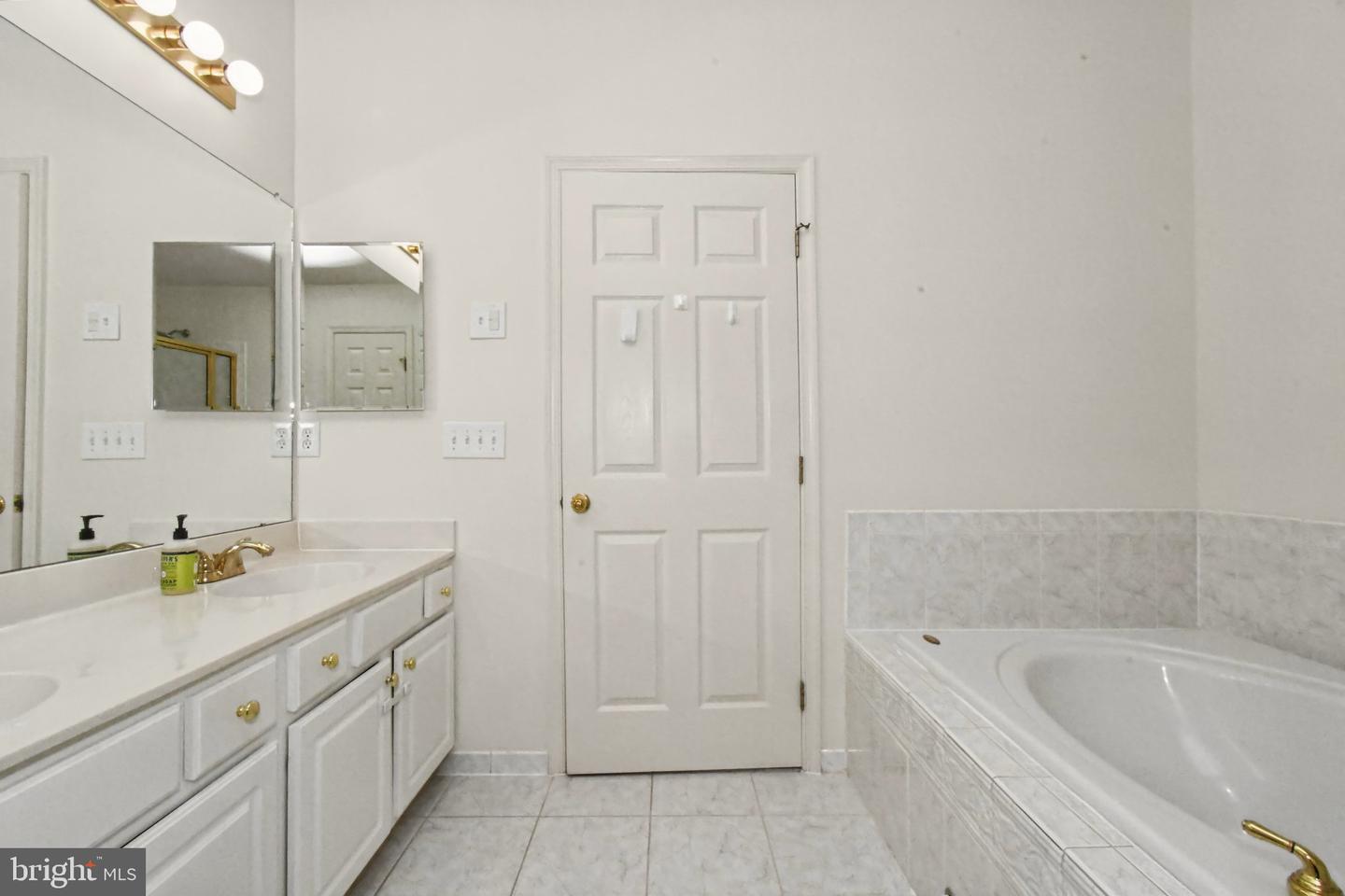 84 Dispatch Property Photo 29