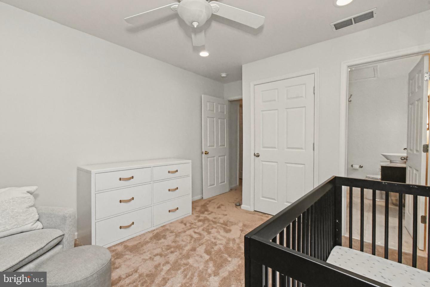 84 Dispatch Property Photo 35