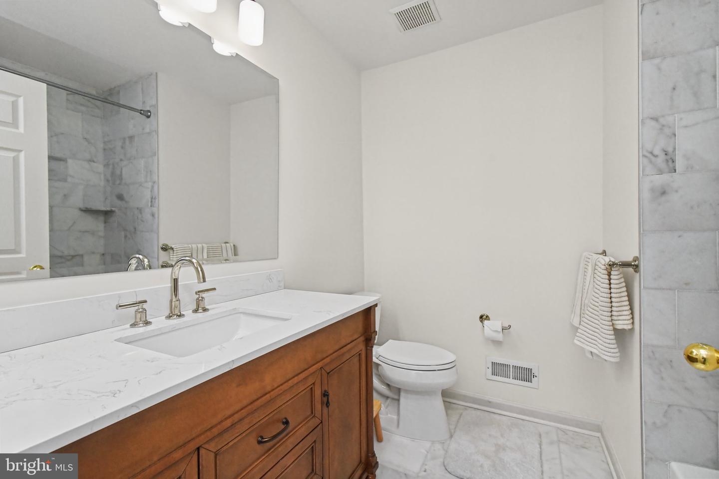 84 Dispatch Property Photo 38