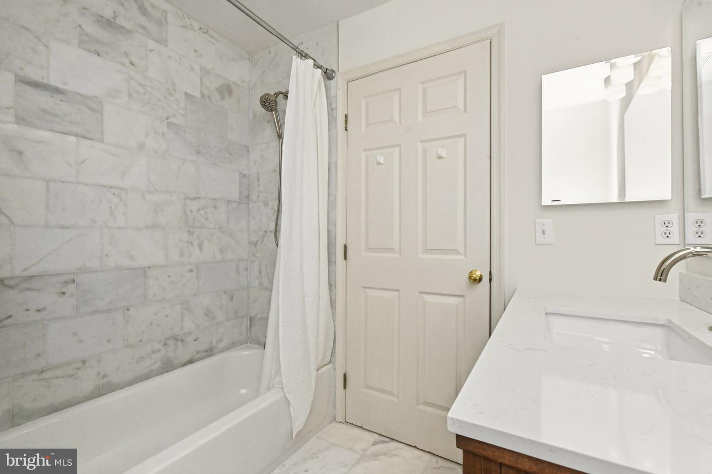 84 Dispatch Property Photo 39