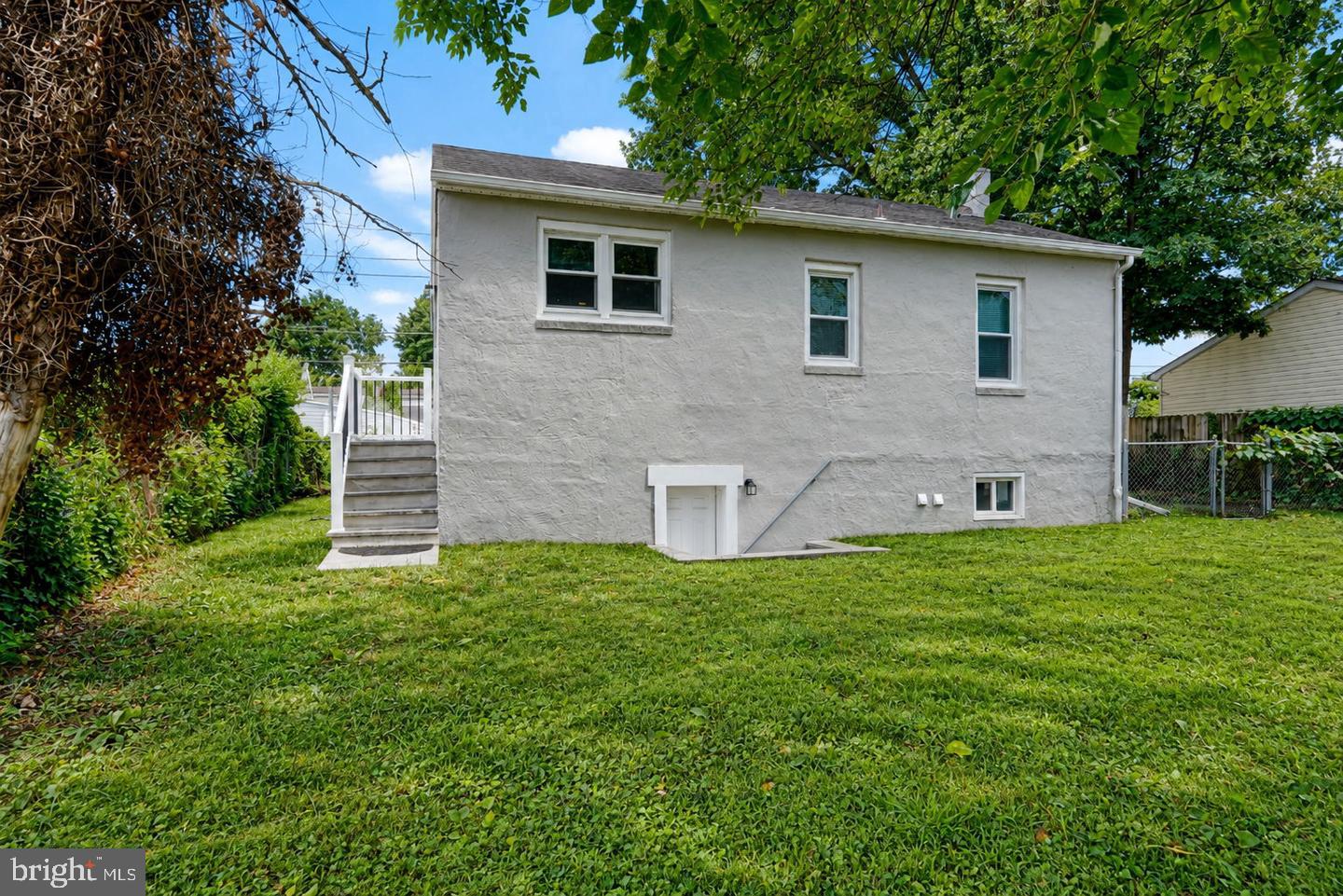 1315 Main Ave Property Photo 4
