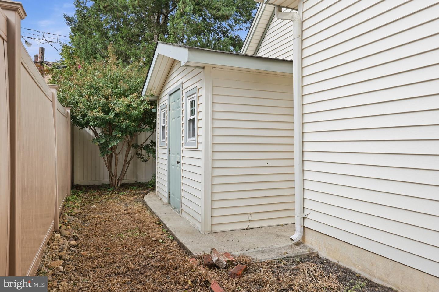 621 Radcliffe St Property Photo 44
