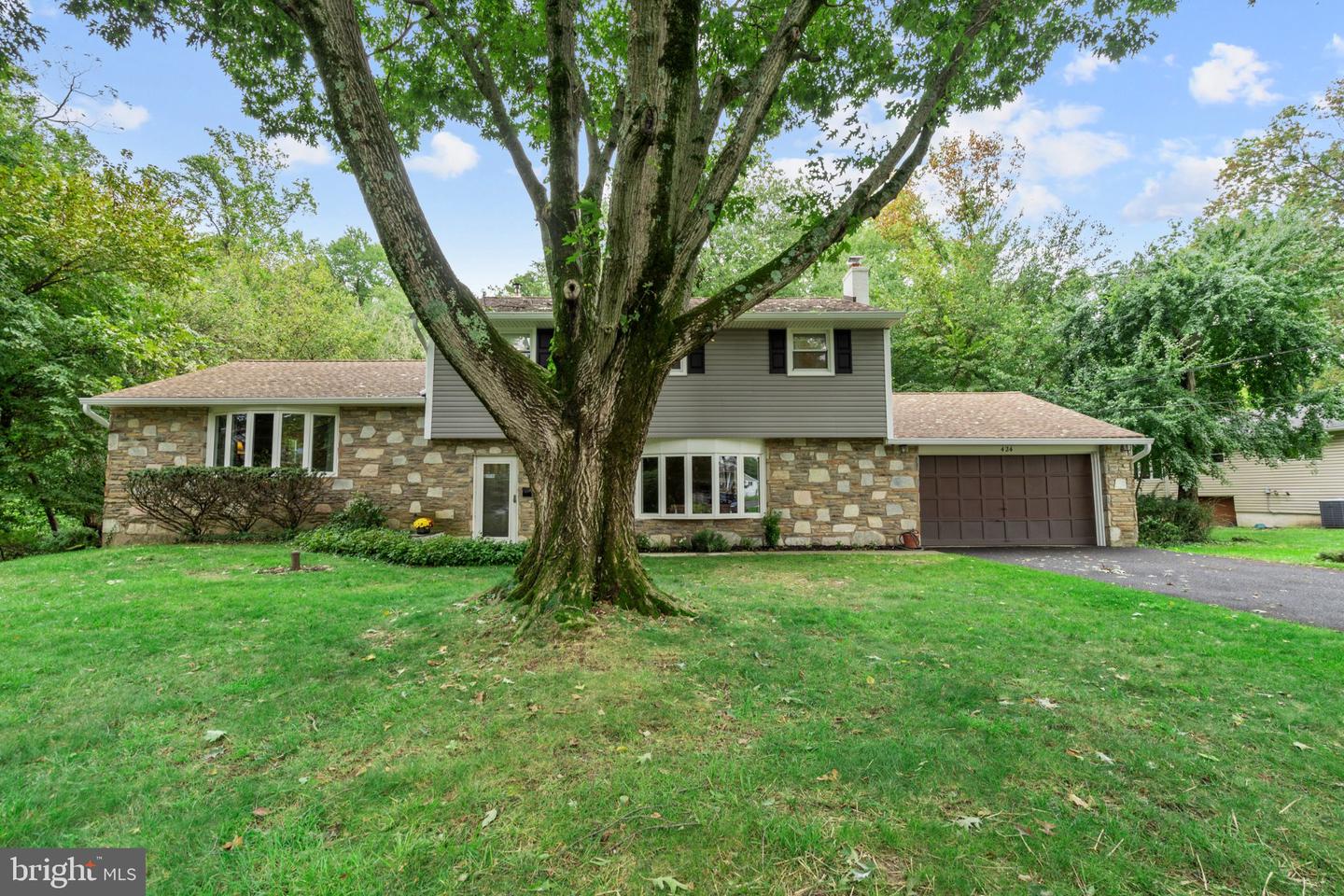 424 Long Ave Property Photo 2