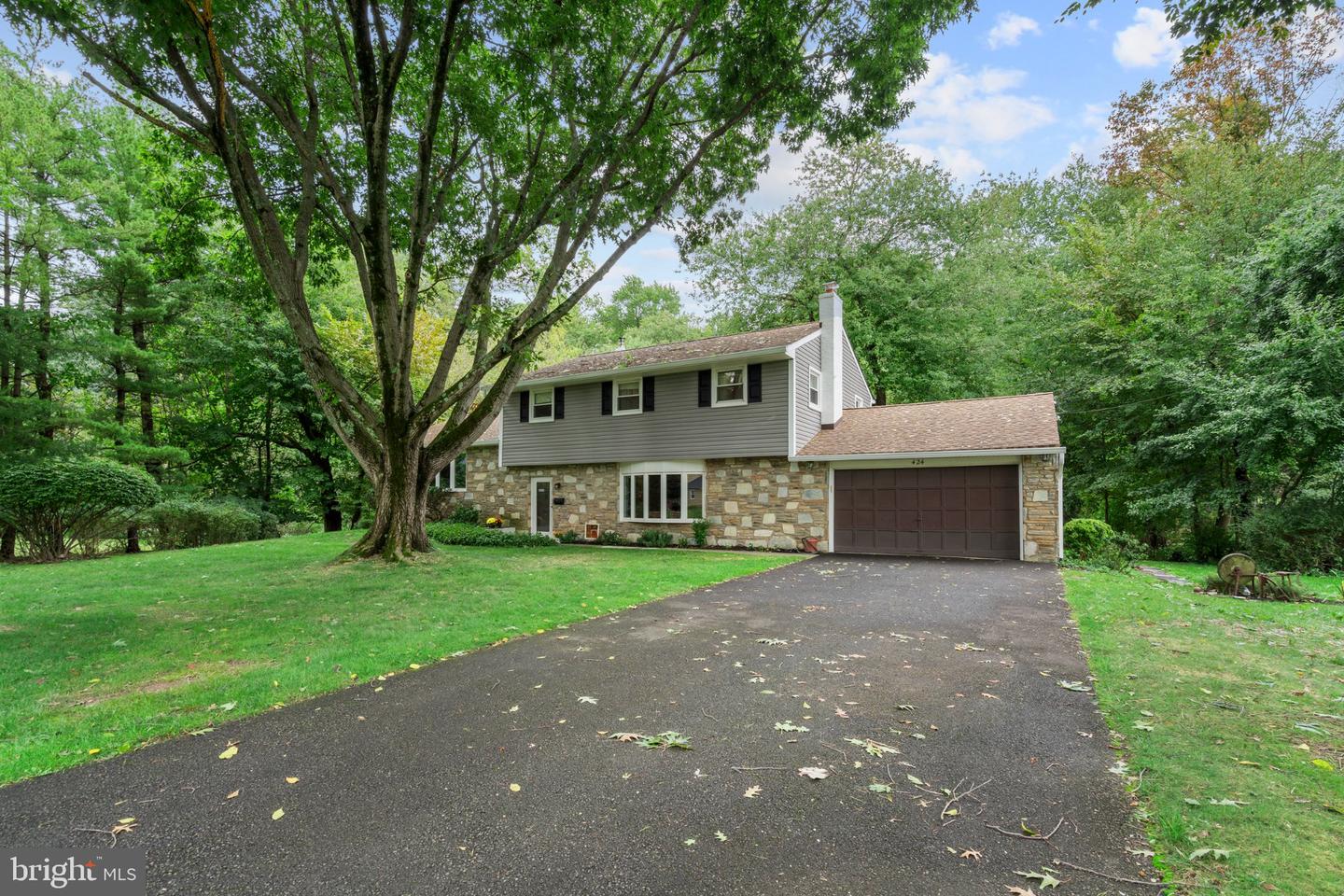 424 Long Ave Property Photo 4