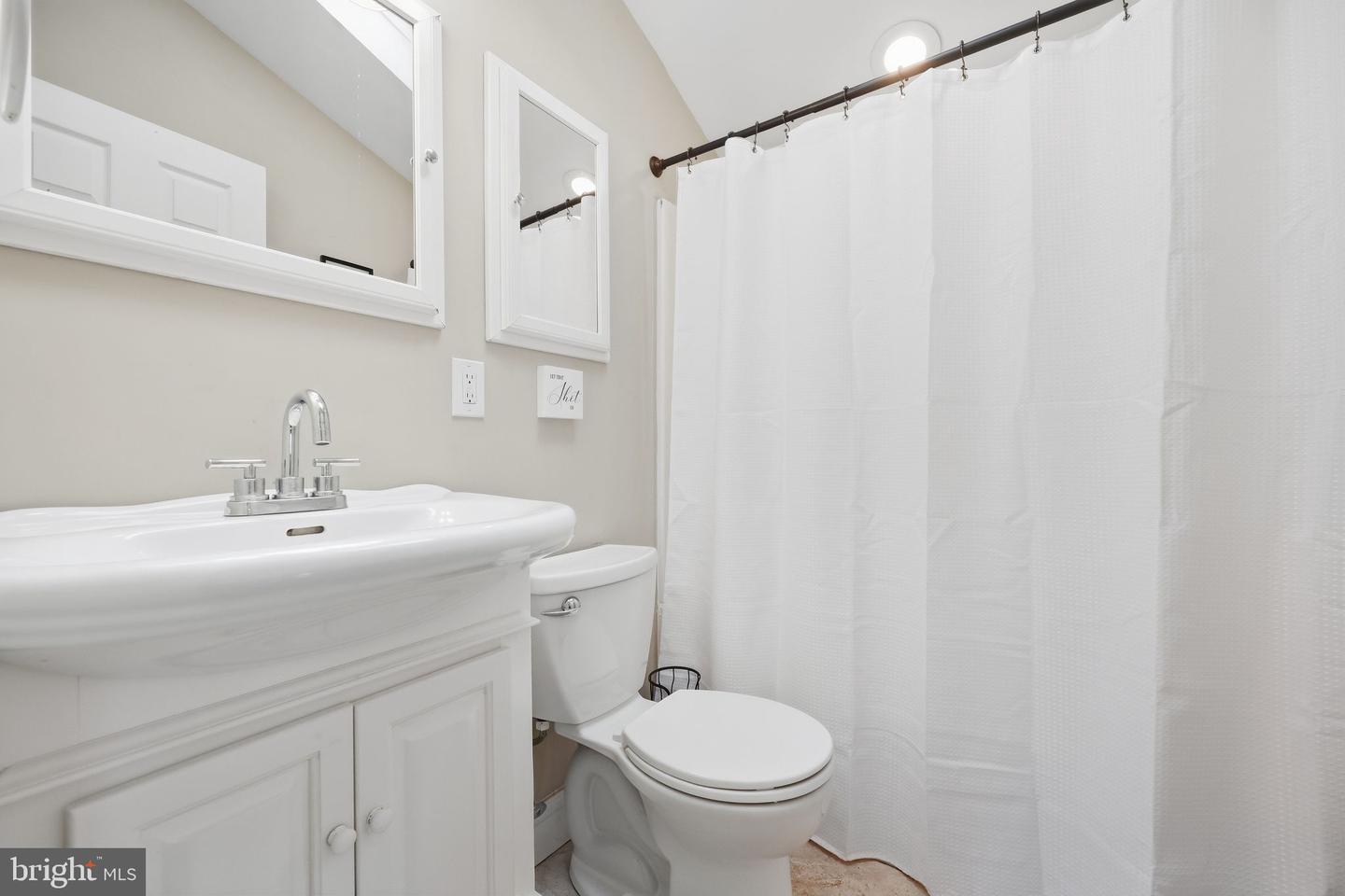 292 Indian Creek Dr Property Photo 23