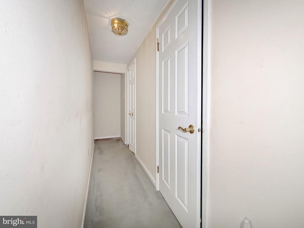 678 Clifford St Property Photo 12