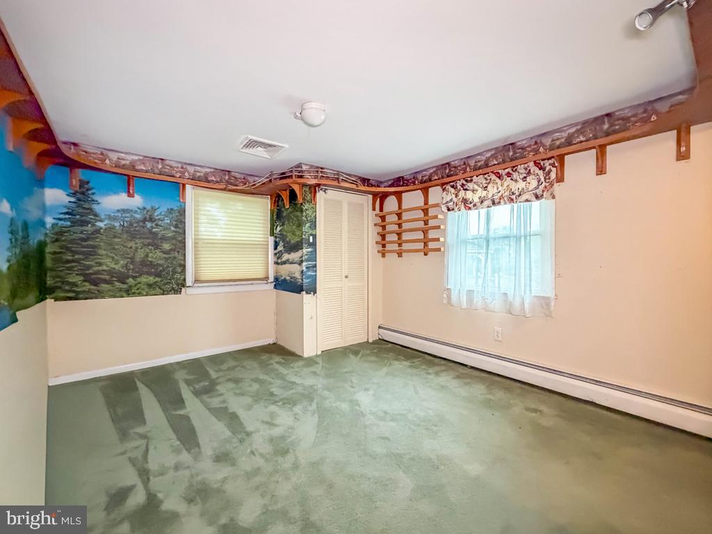 678 Clifford St Property Photo 20