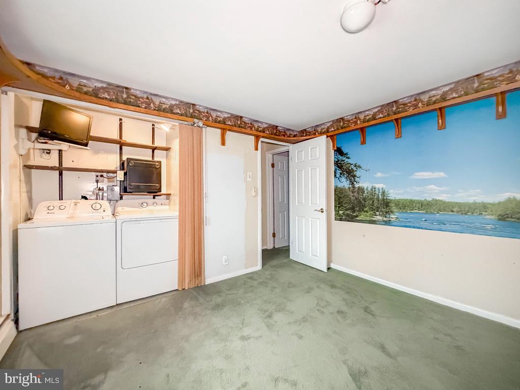 678 Clifford St Property Photo 21