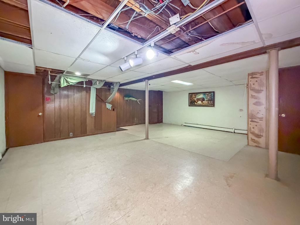 678 Clifford St Property Photo 23