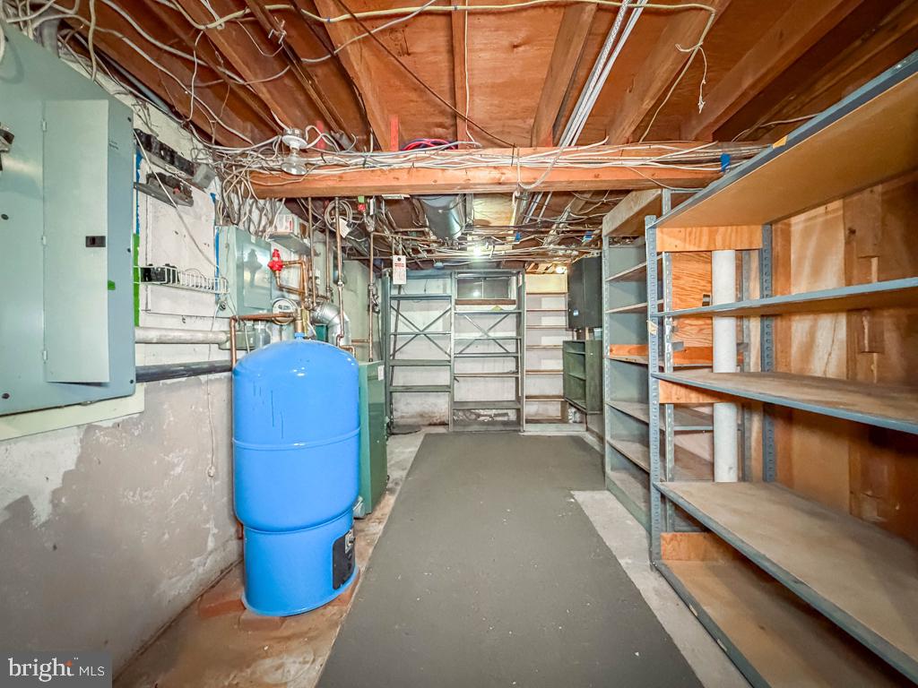 678 Clifford St Property Photo 25