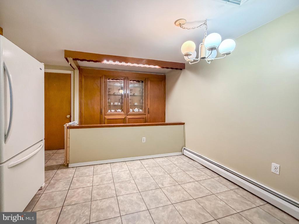 678 Clifford St Property Photo 35