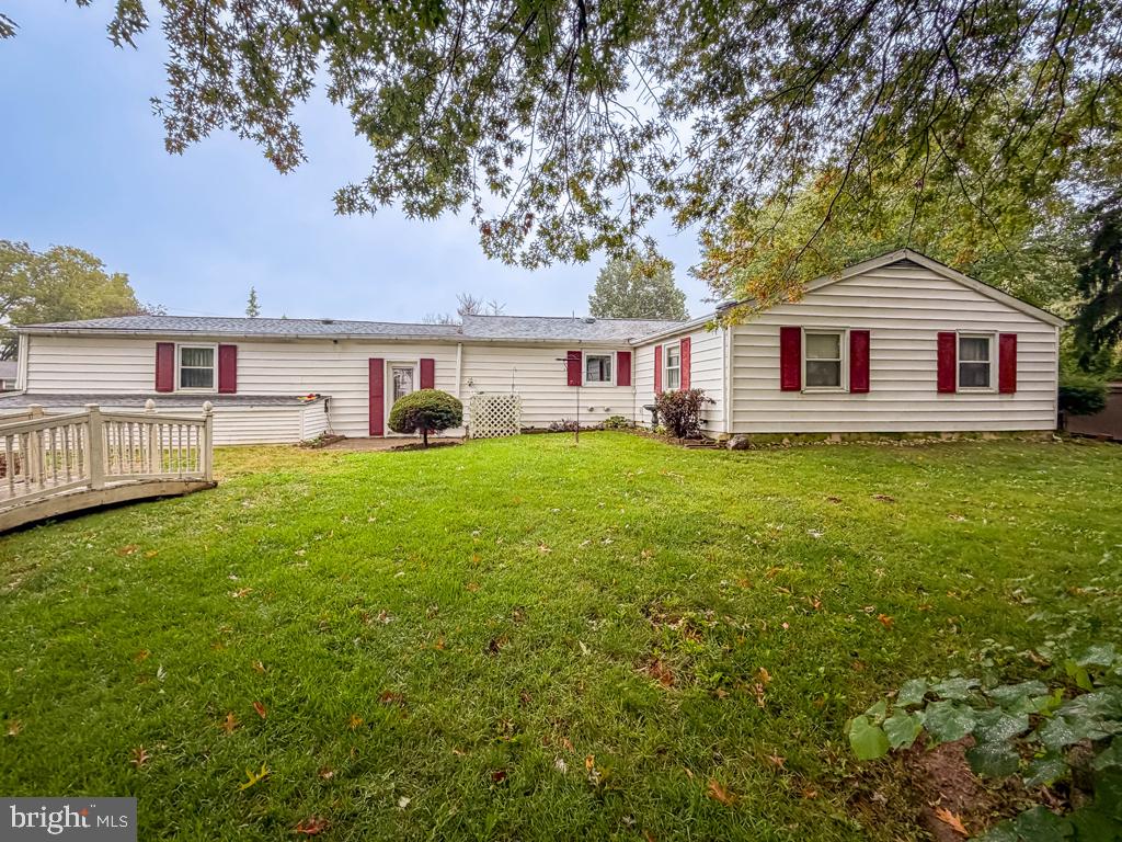 678 Clifford St Property Photo 39