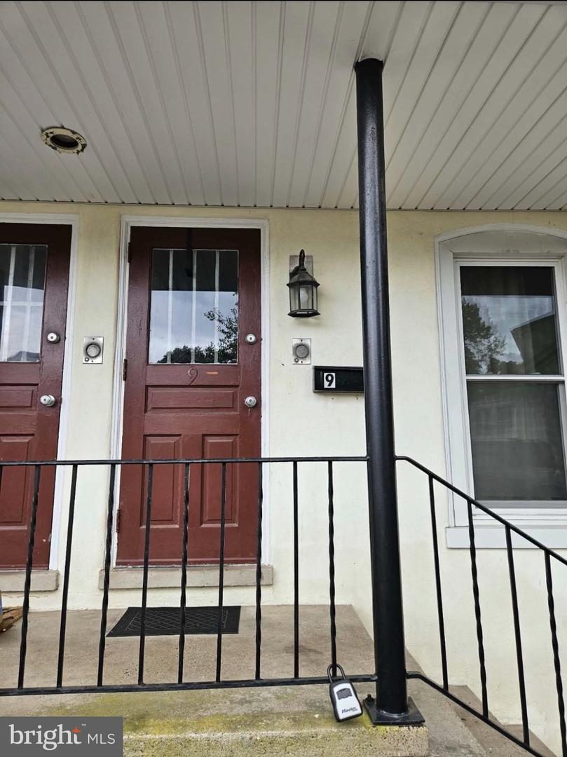 9 N WEST ST Property Photo 1