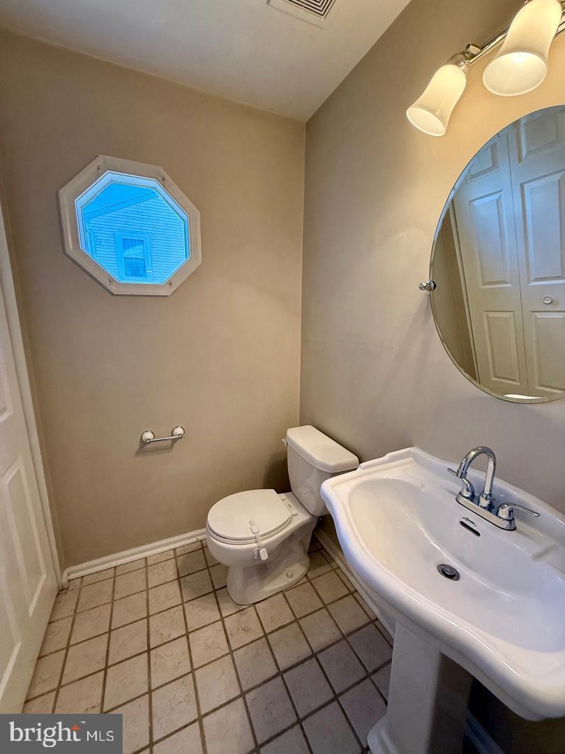 25 Van Horn Pl Property Photo 10