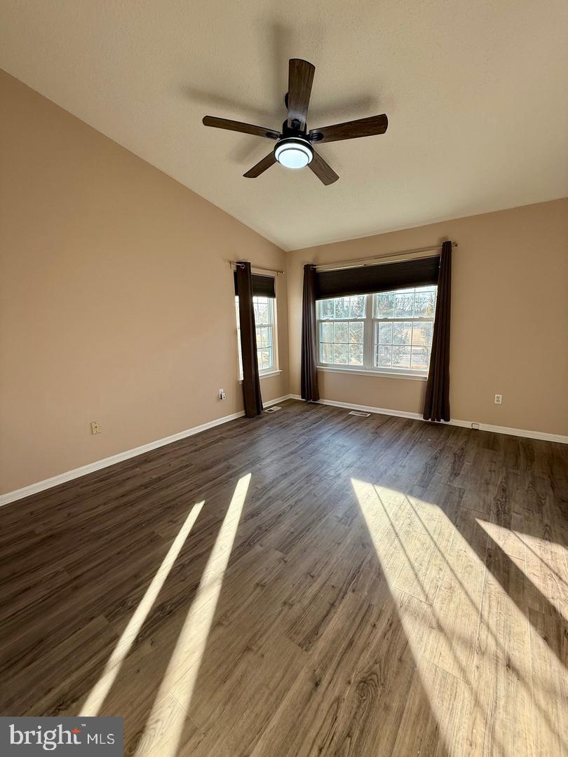 25 Van Horn Pl Property Photo 12