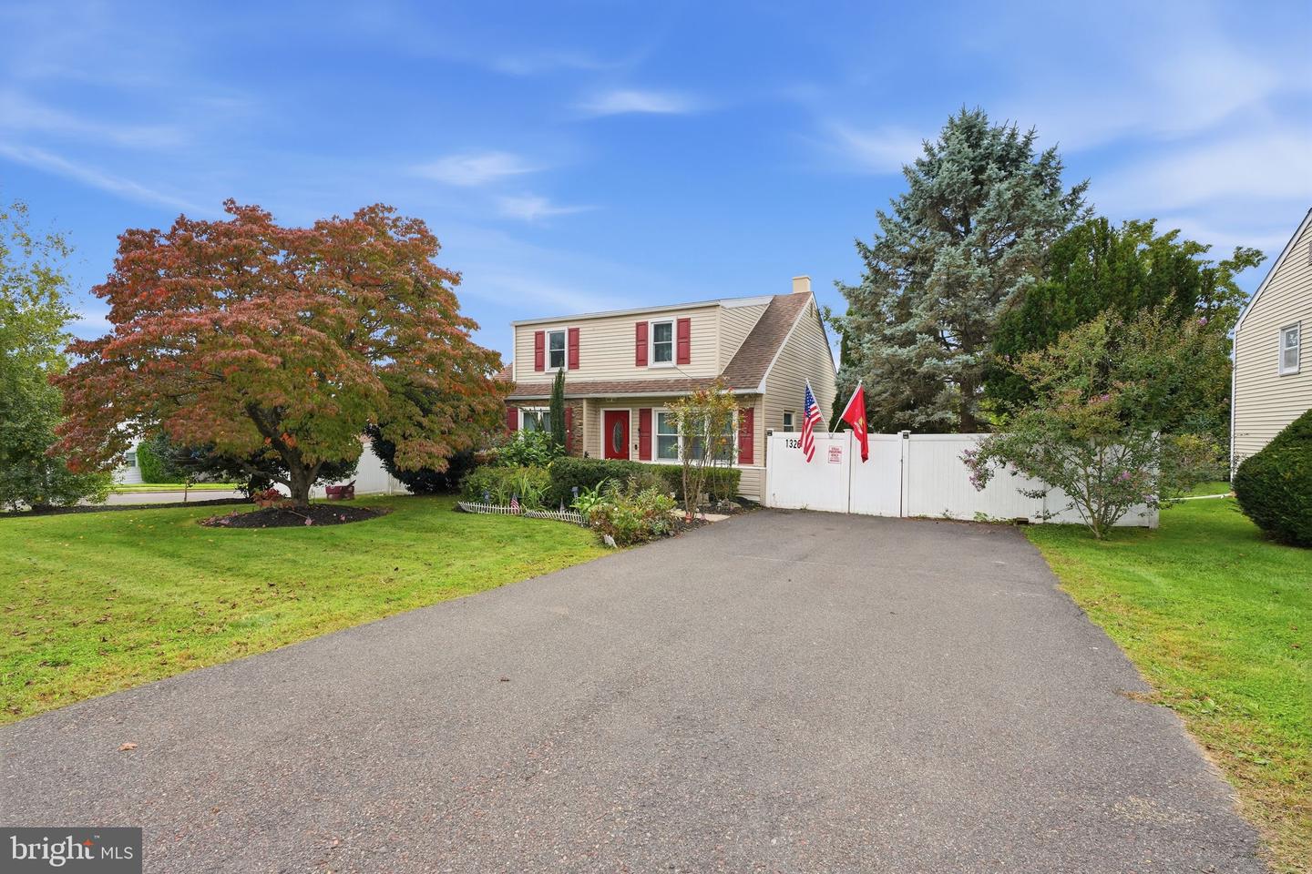 1326 CLOVERLY ROAD Property Photo 1