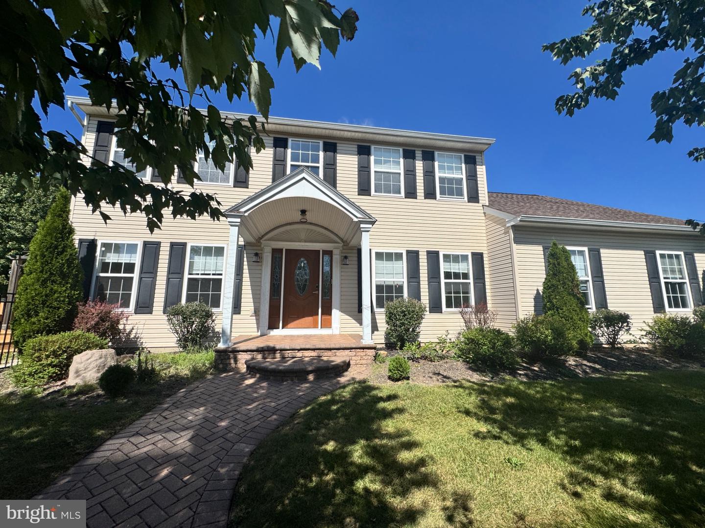 1225 MEADOW BROOK DR Property Photo 1