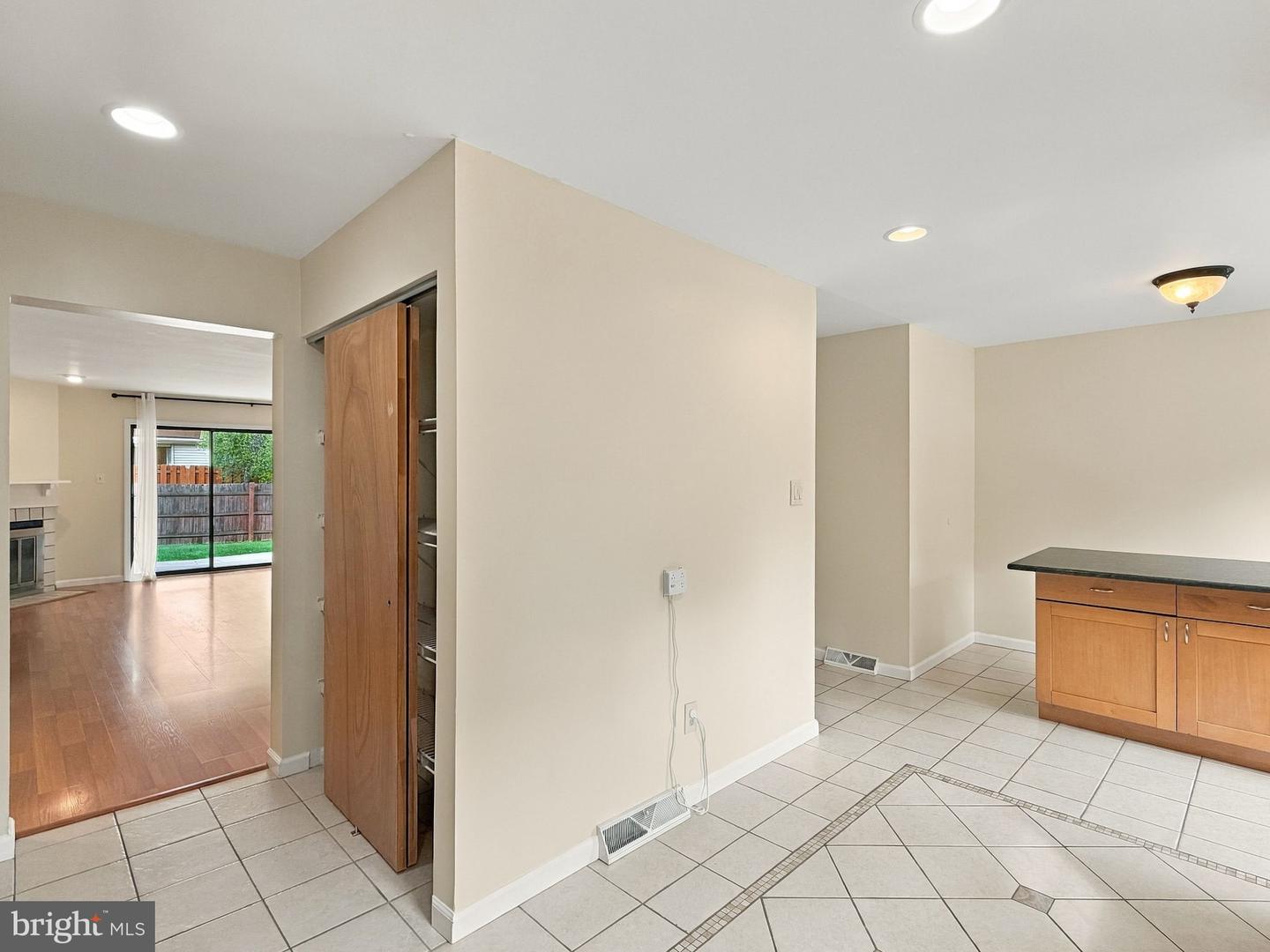 306 Ward Ct Property Photo 24