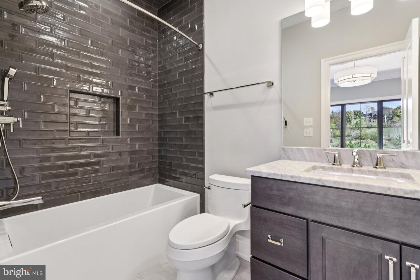3 Wickerly Ln #d1d Property Photo 31