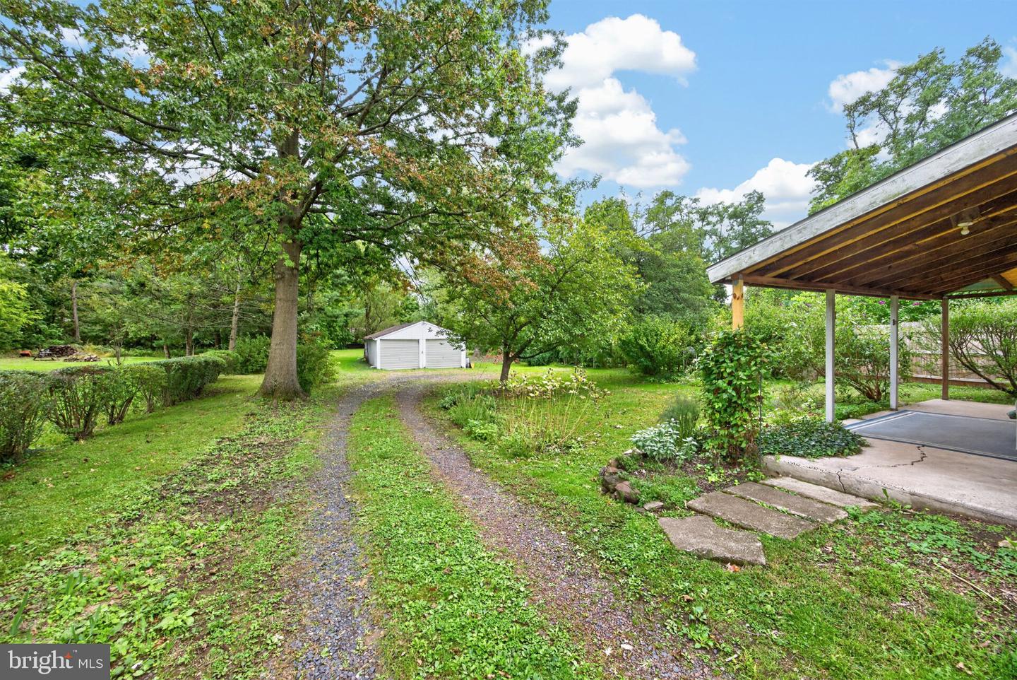 16 Hilltown Pike Property Photo 28