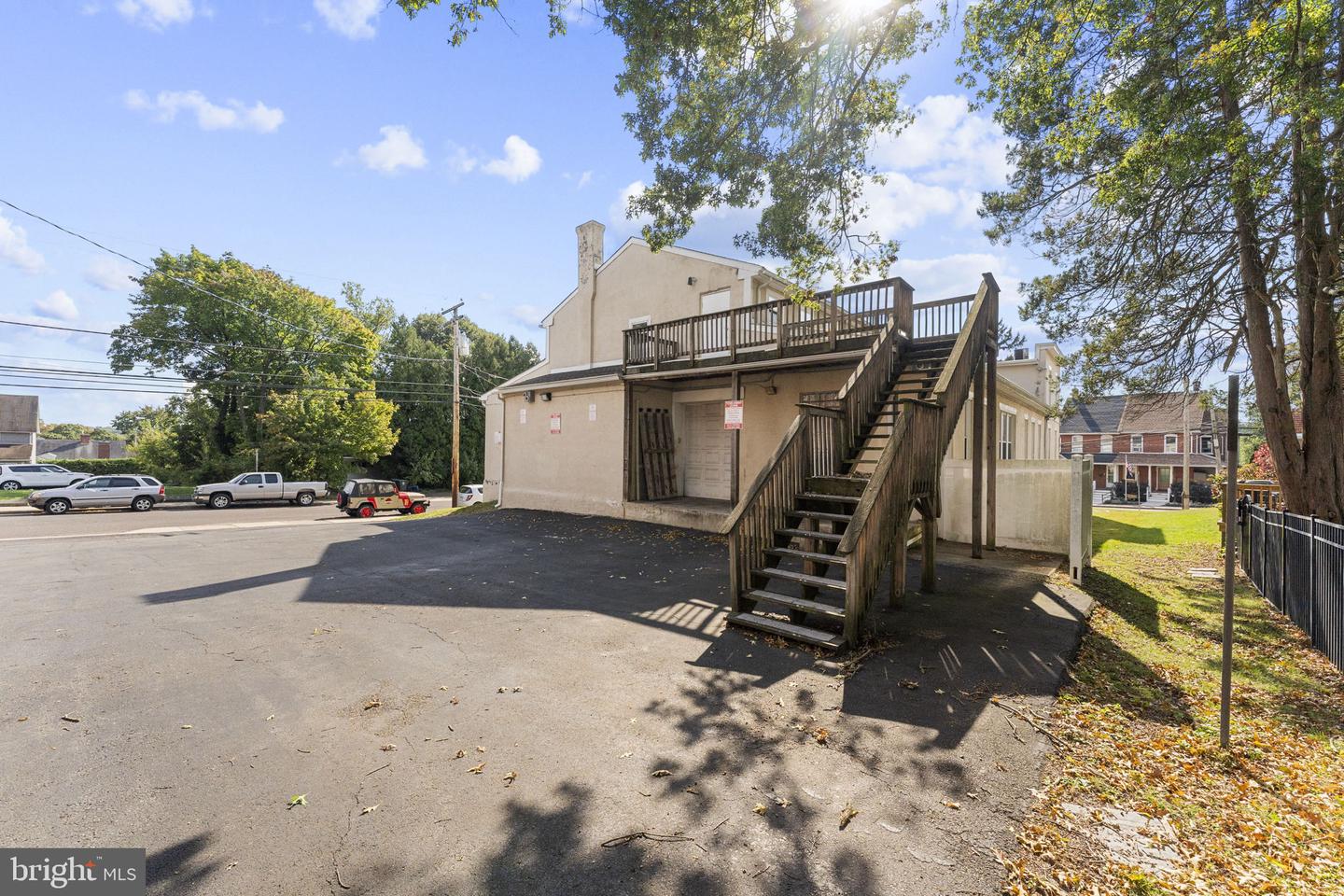 401 W Walnut St Property Photo 45