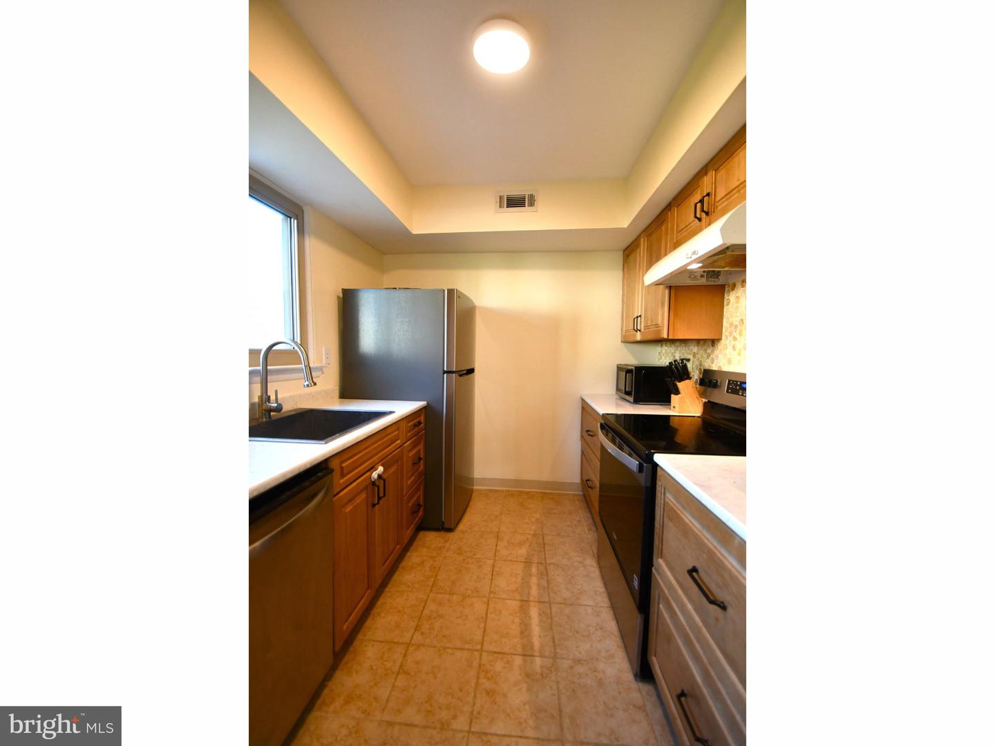 4825 Oxford Ct Property Photo 7