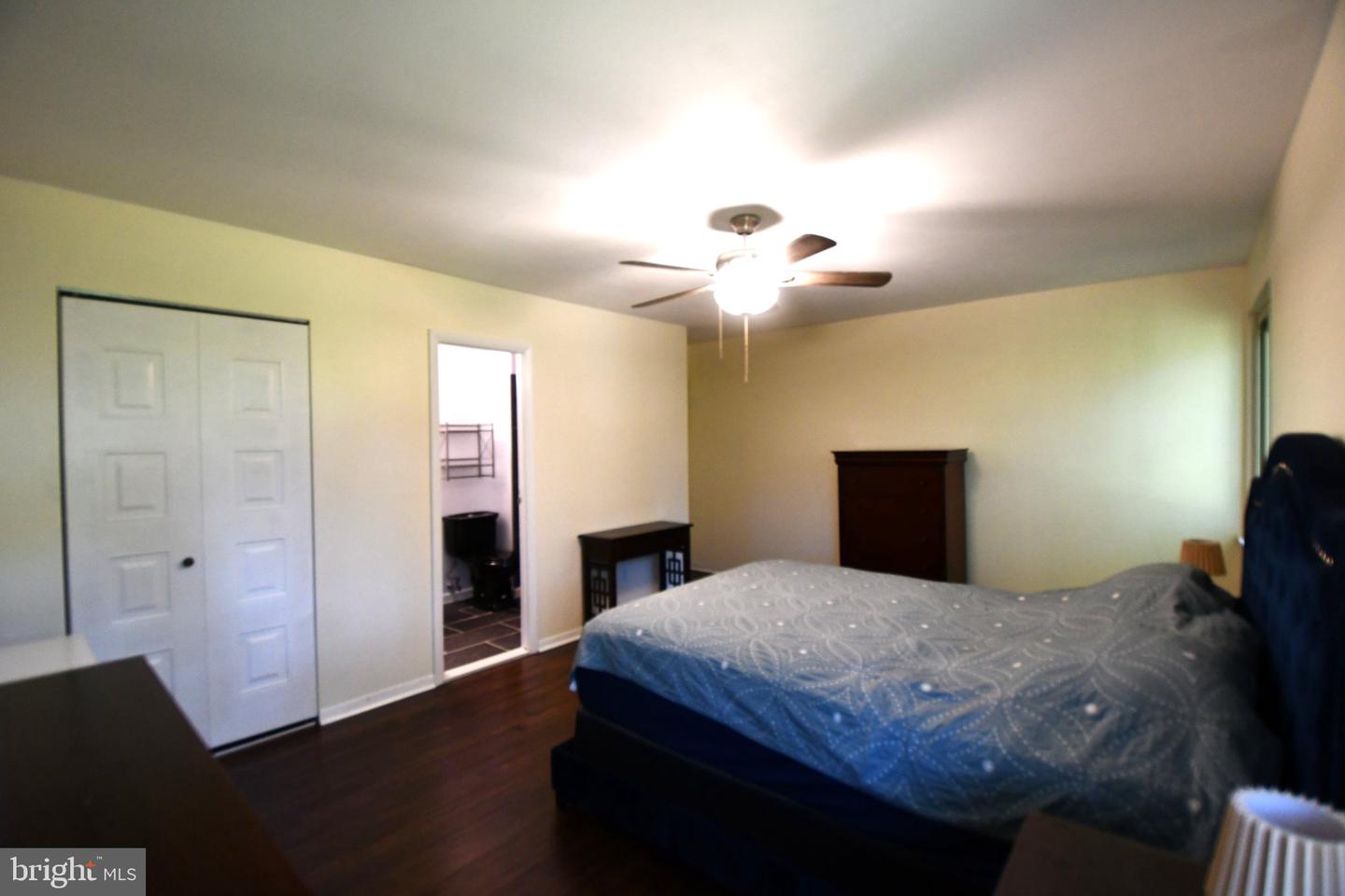 4825 Oxford Ct Property Photo 17