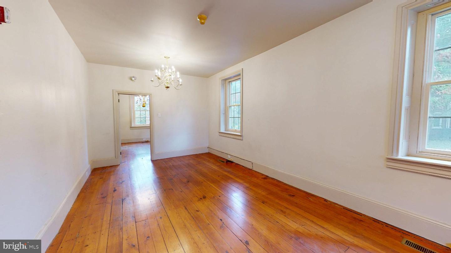 1282 S Main St #unit #1 Property Photo 2