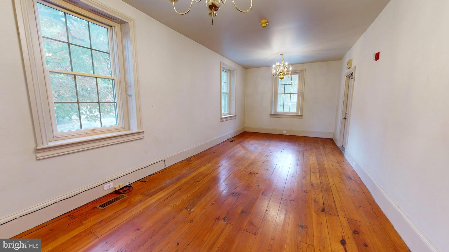 1282 S Main St #unit #1 Property Photo 3