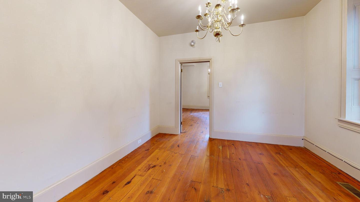 1282 S Main St #unit #1 Property Photo 4