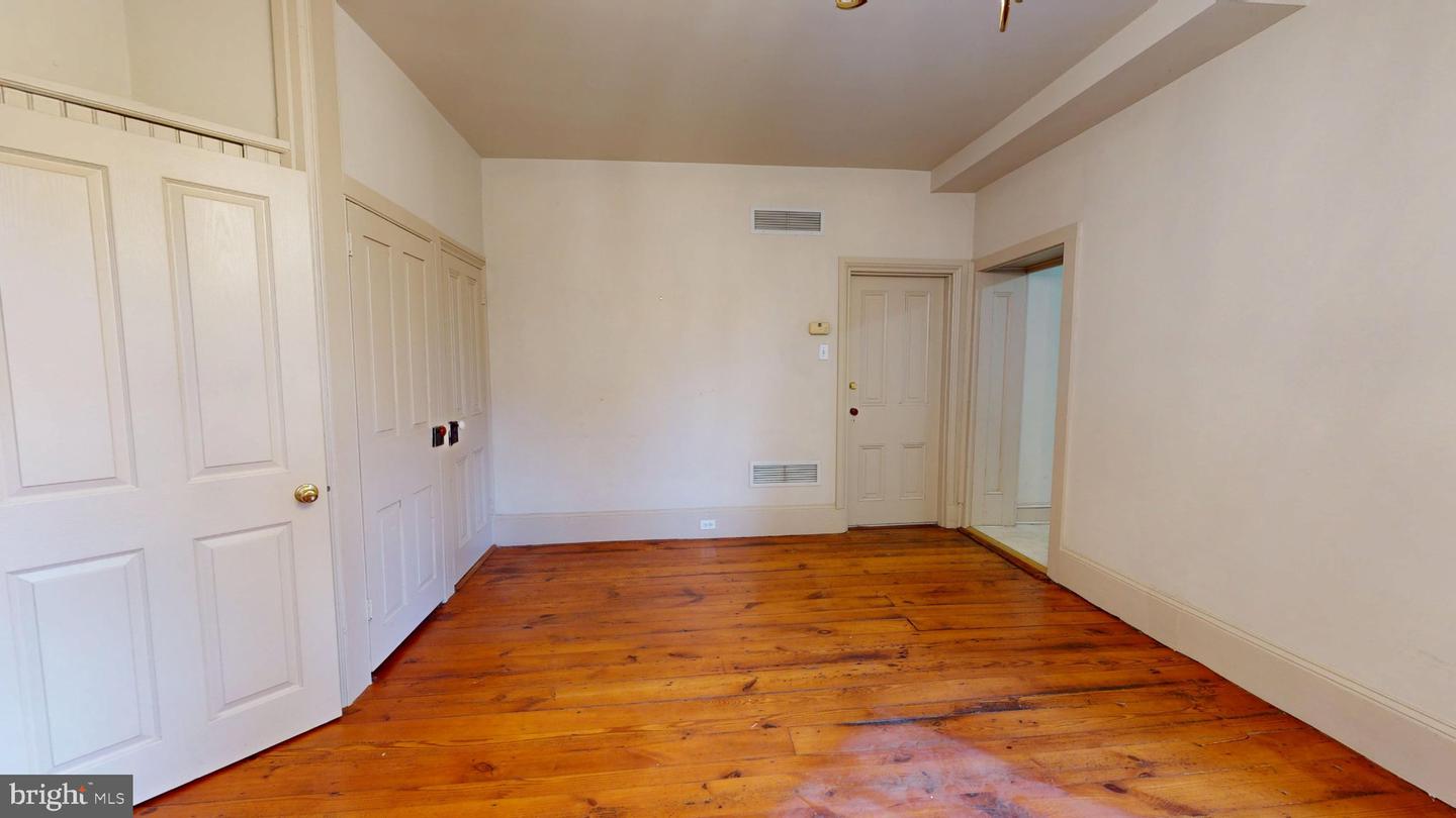 1282 S Main St #unit #1 Property Photo 5