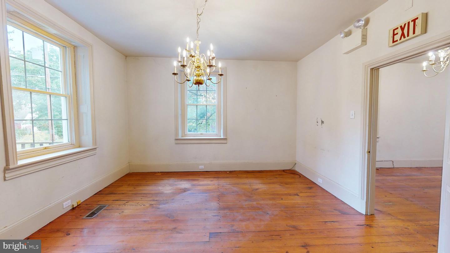 1282 S Main St #unit #1 Property Photo 6