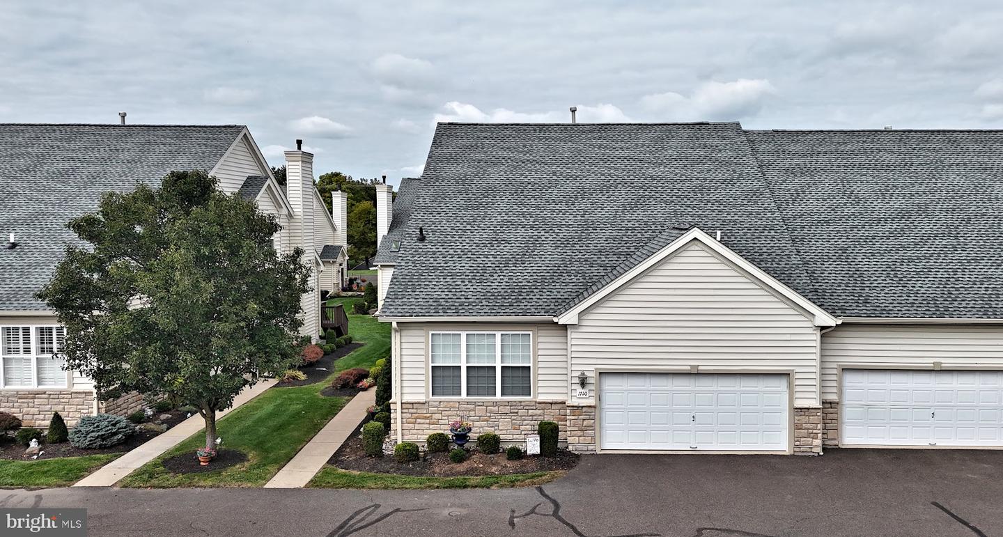 1710 Nottingham Ct Property Photo 1