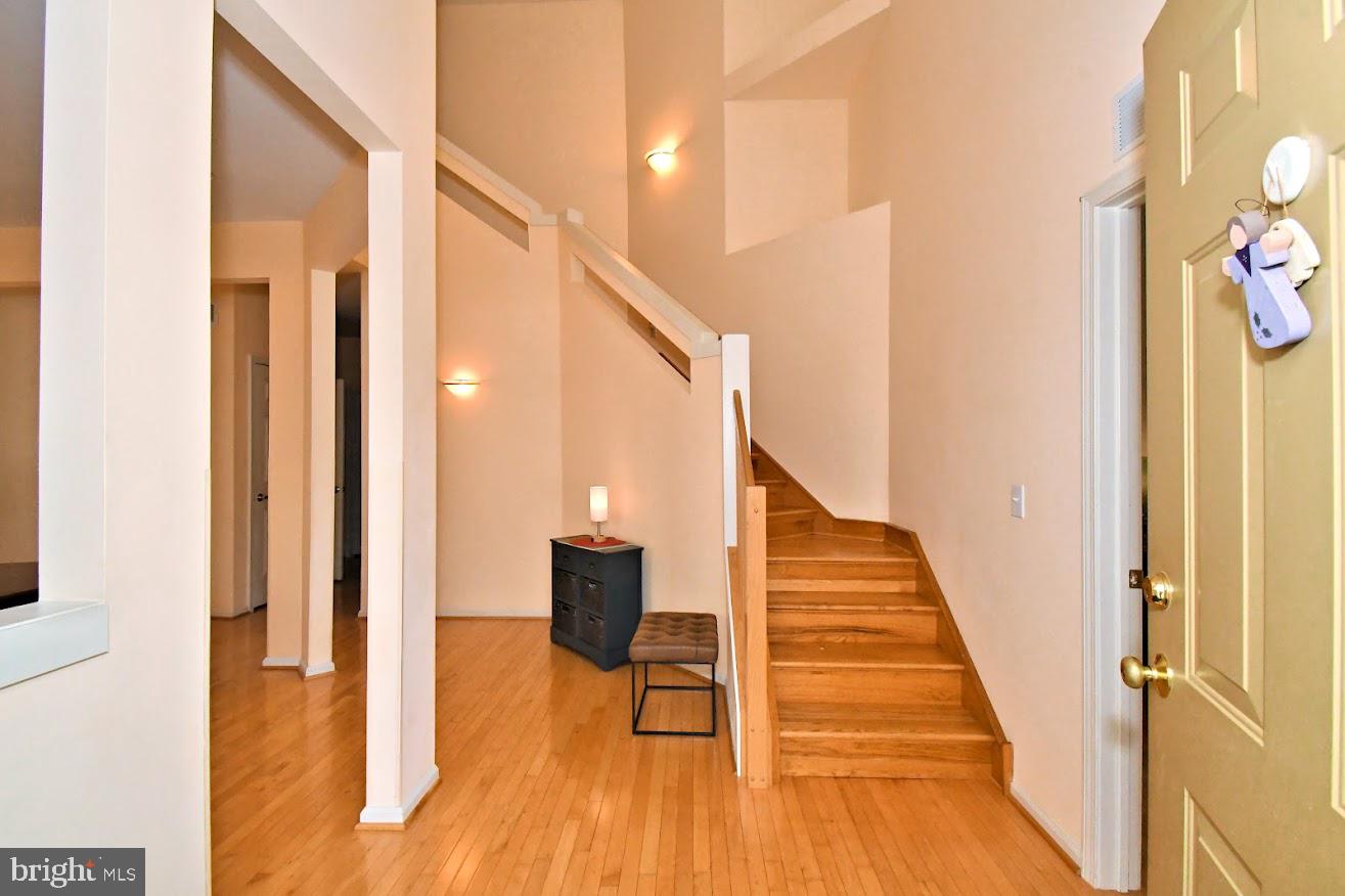 1710 Nottingham Ct Property Photo 6