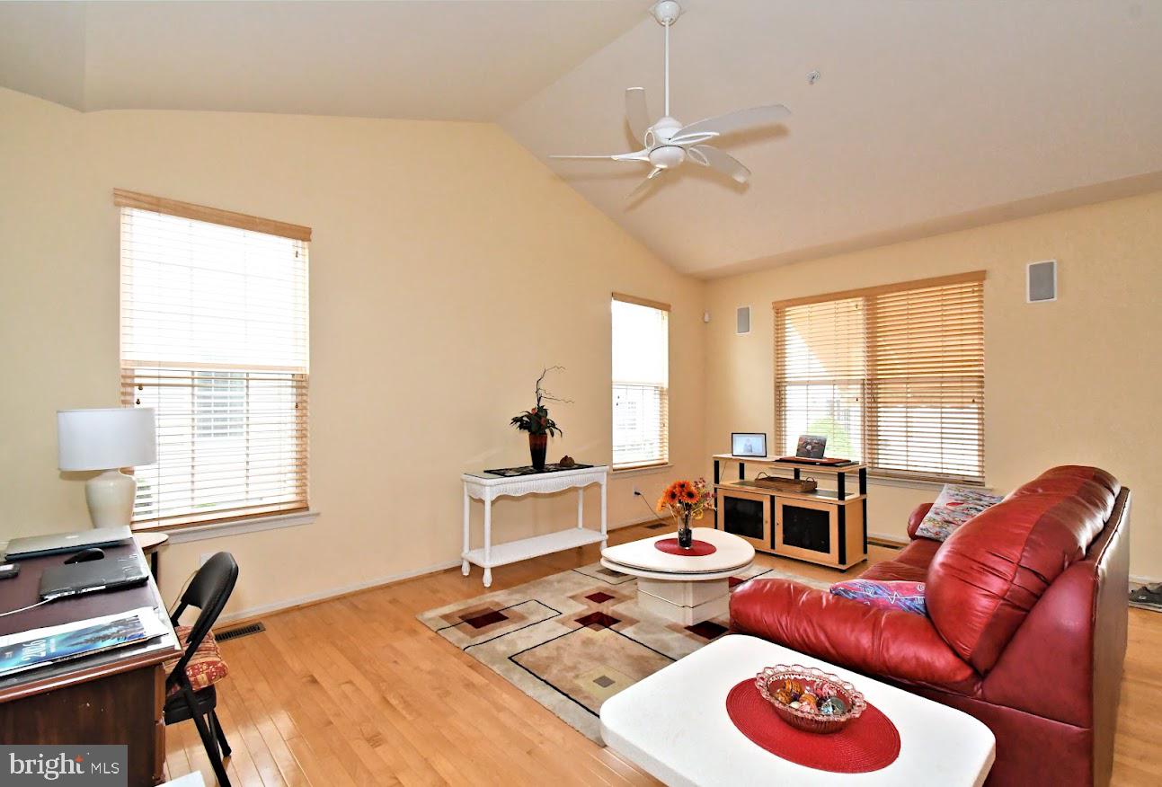 1710 Nottingham Ct Property Photo 16