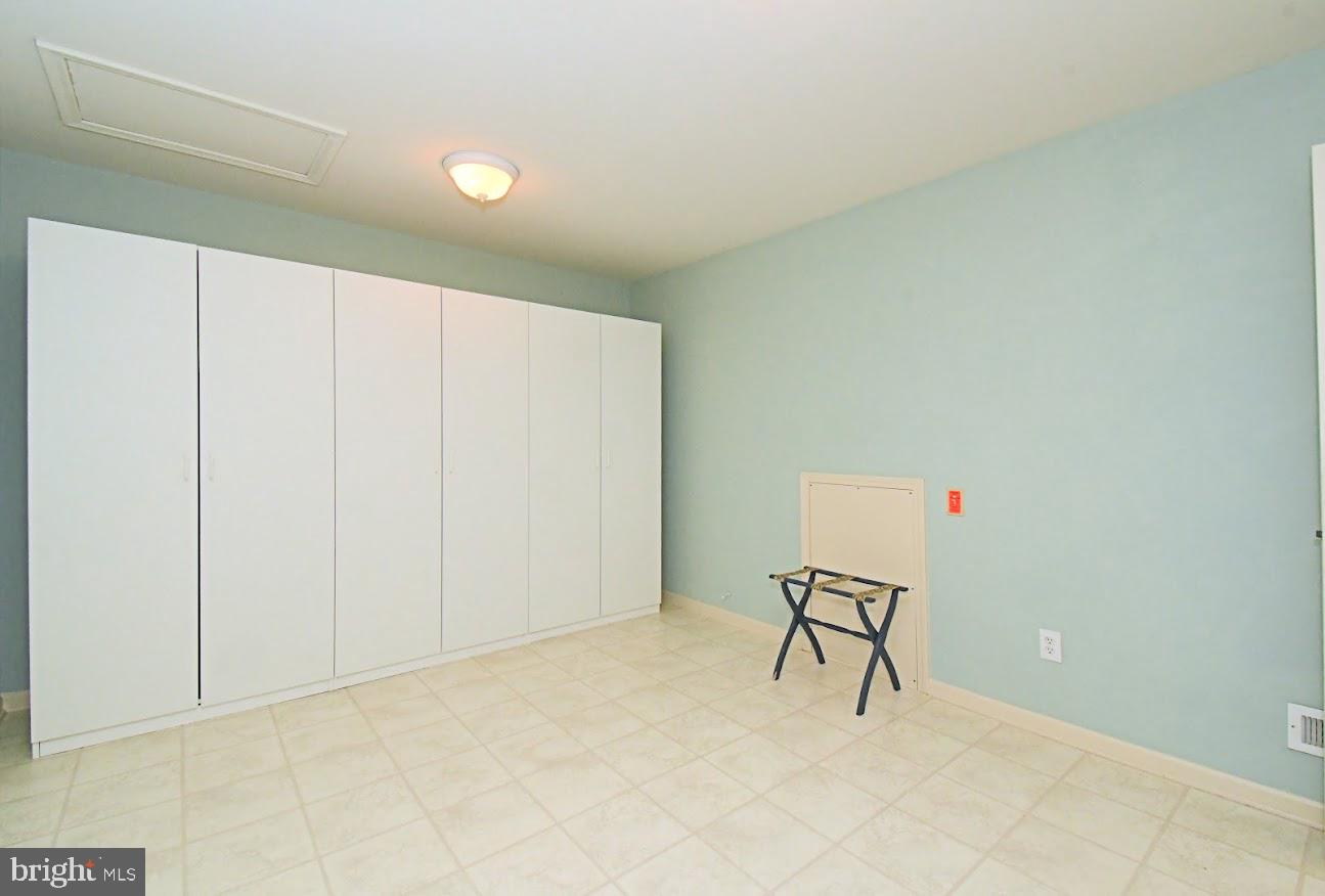 1710 Nottingham Ct Property Photo 25