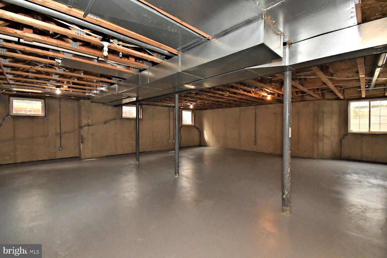 1710 Nottingham Ct Property Photo 32