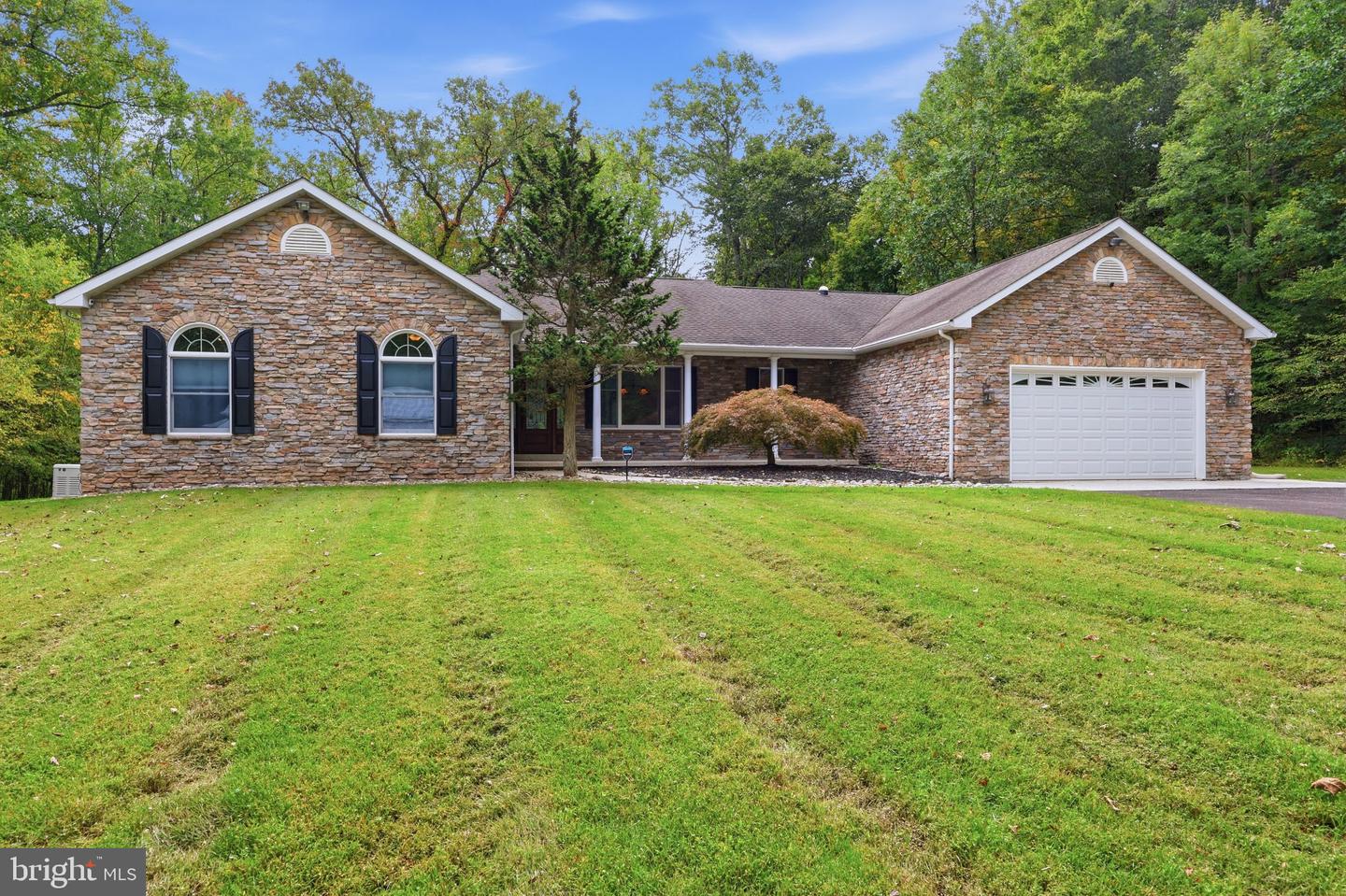 1669 Fennel Rd Property Photo 2