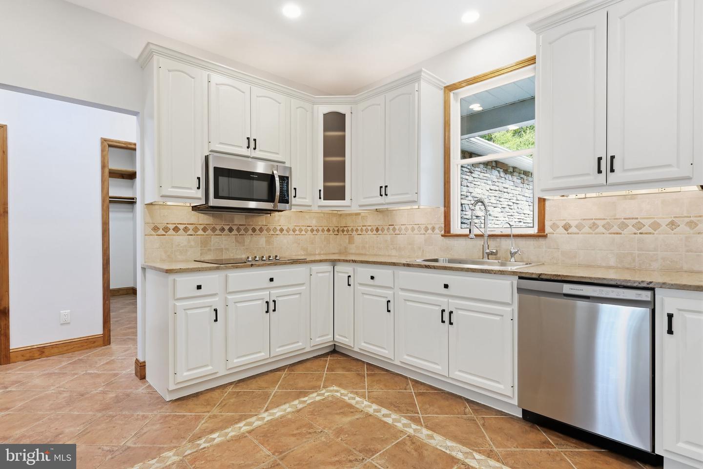 1669 Fennel Rd Property Photo 14